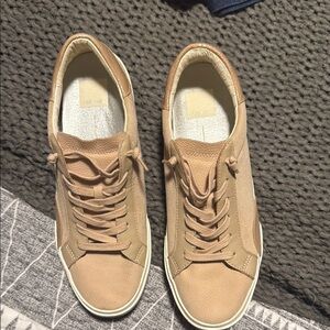 Dolce vita Tan Leather Sneakers, excellent condition, size 8.5
